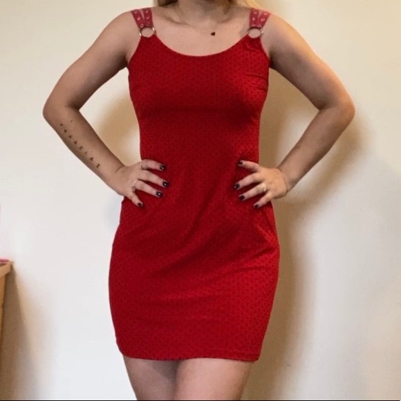 Red dress - Picture 3 of 4